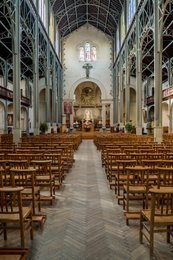 Architecture-industrielle;-Autel;-Chaise-paillée;-Charpente-métallique;-Église;-Jules-Astruc;-Kaleidos;-Kaleidos-images;-La-parole-à-limage;-Lieux-de-culte;-Nef;-Notre-Dame-du-Travail;-Parquet-en-point-de-Hongrie;-Patrimoine-parisien;-Stories-Pictures;-Tarek-Charara;-Vierge-Marie